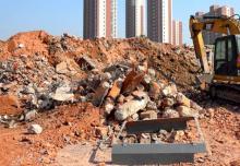 如何利用建筑垃圾制磚機制自保溫磚？