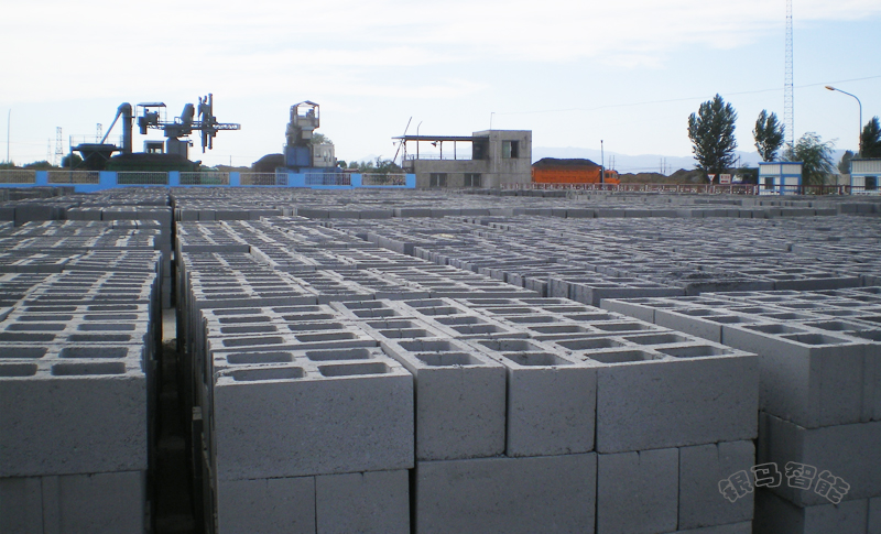 空心砌塊磚機生產(chǎn)機械設備