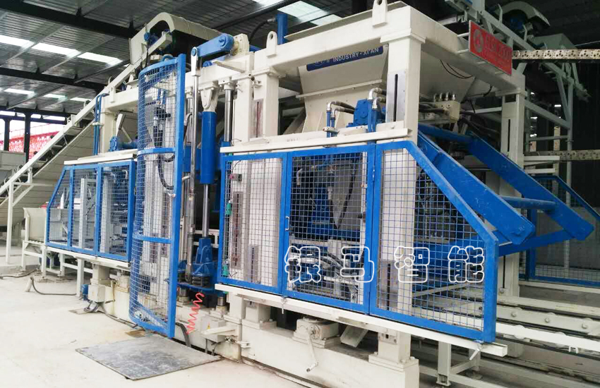 連鎖水泥磚機的使用年限長短取決于如何保養維護