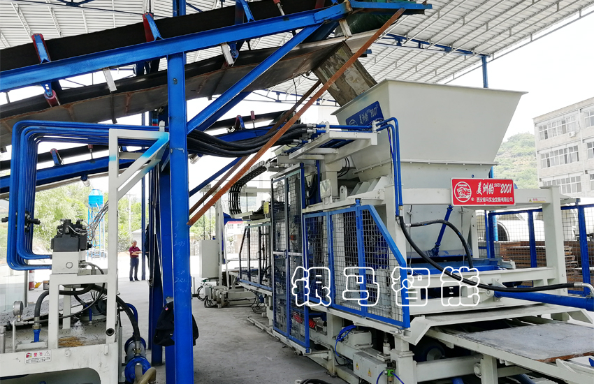 PC磚機械設備:免燒磚機為什么企業機械的維修費那么高?